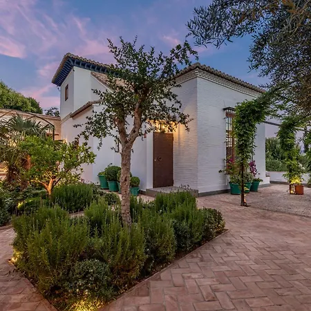 Chezmoihomes Carmen De Apperley Дом отдыха *