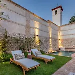 Chezmoihomes Carmen De Apperley *